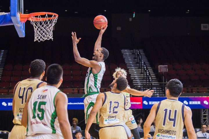 澳门男篮外援发威，单节狂砍分助力全队的简单介绍