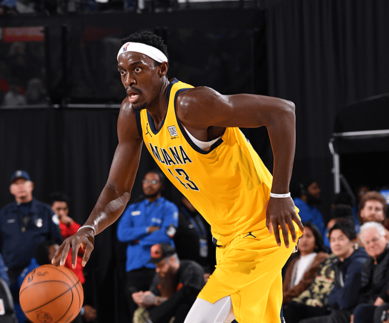 西亚卡姆连续三场比赛得分超过惊险取胜，公牛挑战极限！的简单介绍